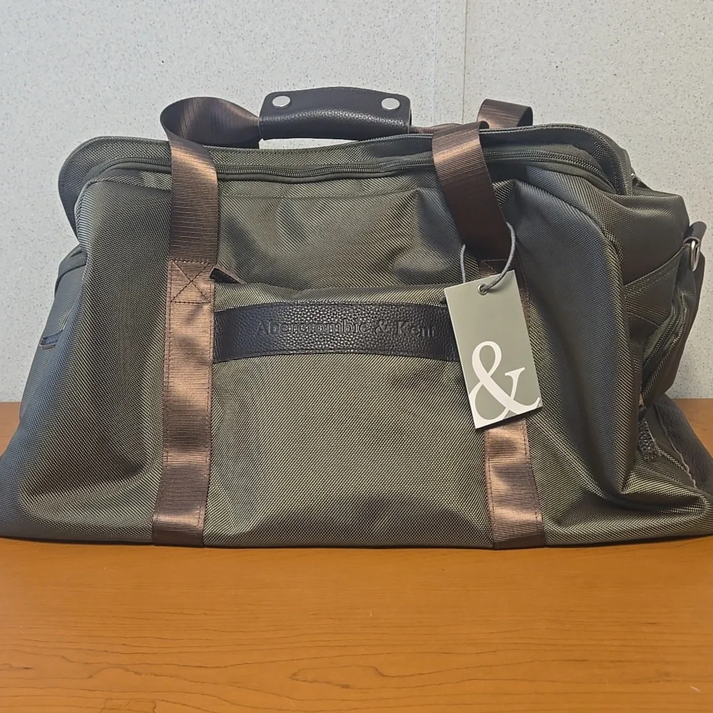 NWT Abercrombie & Kent Large Travel Safari Army Green And Brown Duffle Bag